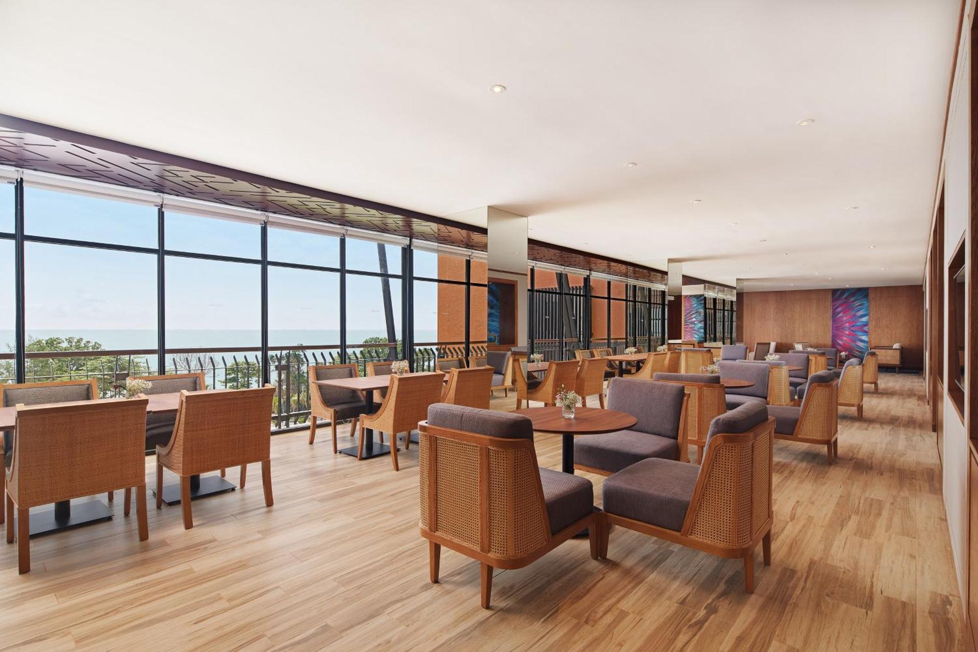 The Westin Desaru Coast Resort Exterior photo The Club at KLIA