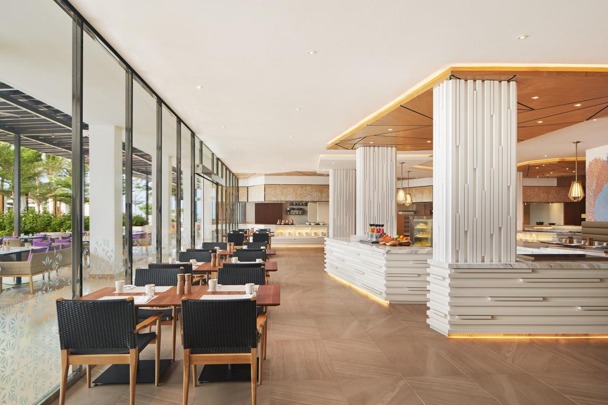 The Westin Desaru Coast Resort Exterior photo The restaurant