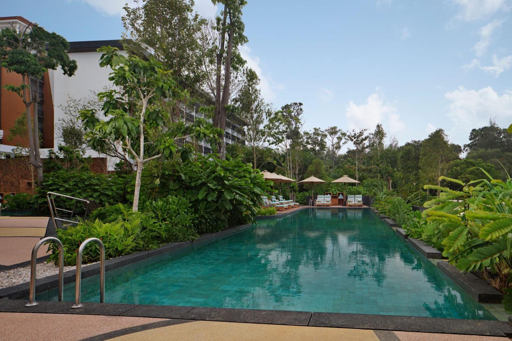 The Westin Desaru Coast Resort Exterior photo The swimming pool at the hotel